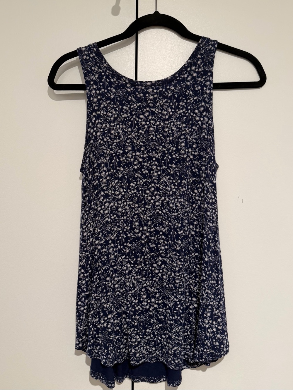 XS Old Navy Sleeveless Navy Floral Swing Tank Top